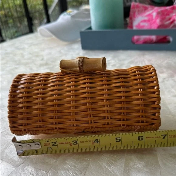 🌴 Lilly Pulitzer Elegant Tan Woven Basket Clutch with Blue Interior Brand New - Picture 3 of 7